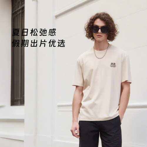 经典百搭胸标圆领短袖T恤