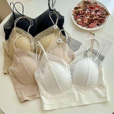 双肩带蕾丝无痕美背内衣女