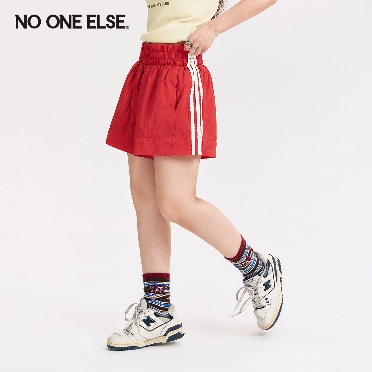 NO ONE ELSE松紧腰阔腿休闲裤女士2026春秋新款侧条纹运动短裤子