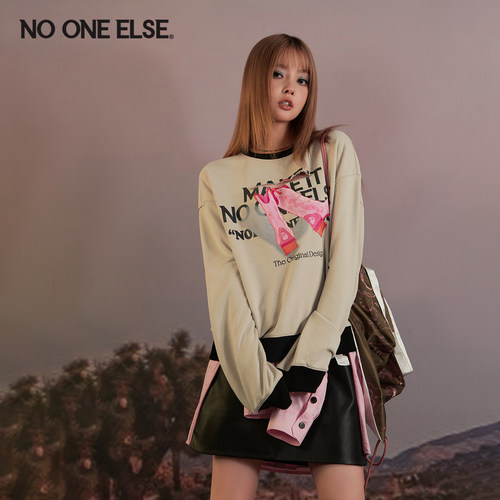 字母印花卫衣nooneelse宽松
