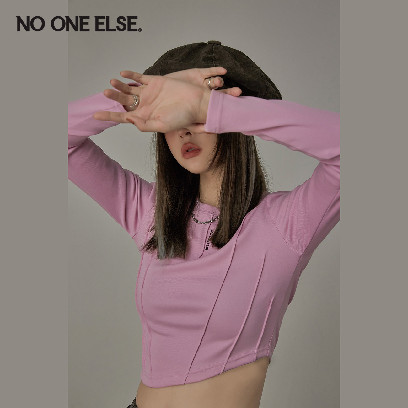 NO ONE ELSE不规则设计修身短款T恤女2026年新款春秋潮酷上衣