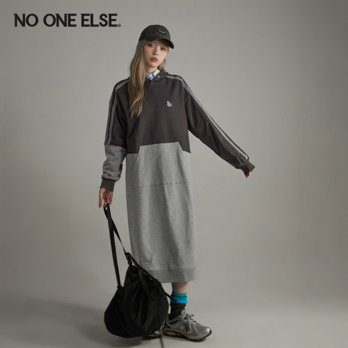 NOONEELSE拼接连帽卫衣连衣裙