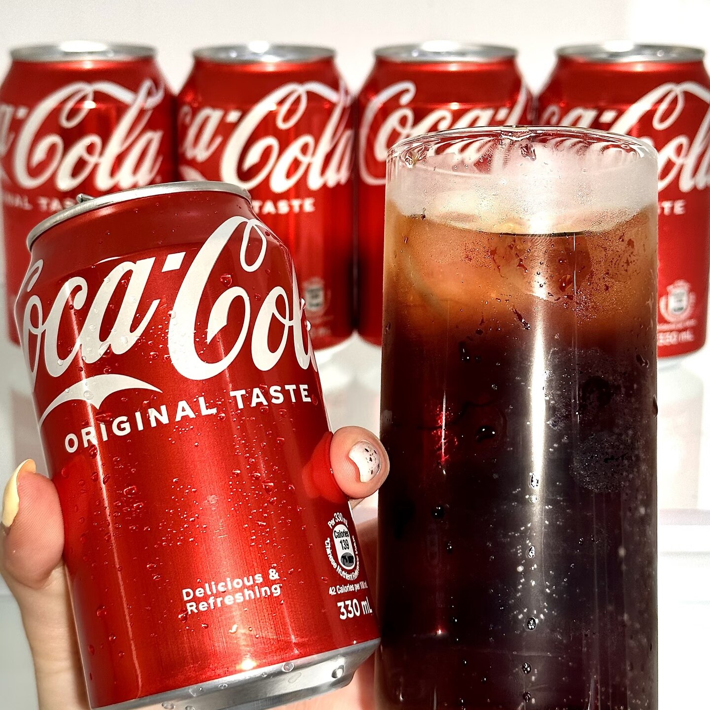 香港进口可口可乐蔗糖可乐330ml*6罐装碳酸饮料白砂糖原味可乐 - 实物图