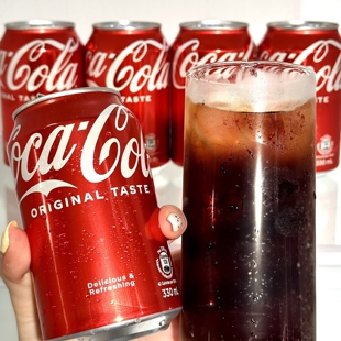 香港进口可口可乐蔗糖可乐330ml*6罐装碳酸饮料白砂糖原味可乐