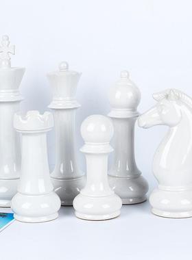 创意简约欧公式黑CTI白色陶瓷国际色象棋摆件六件套客厅办室饰品