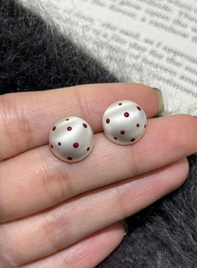 红色波点金属拉丝半圆球耳钉女秋冬小众设计感耳环冷淡风个性耳饰