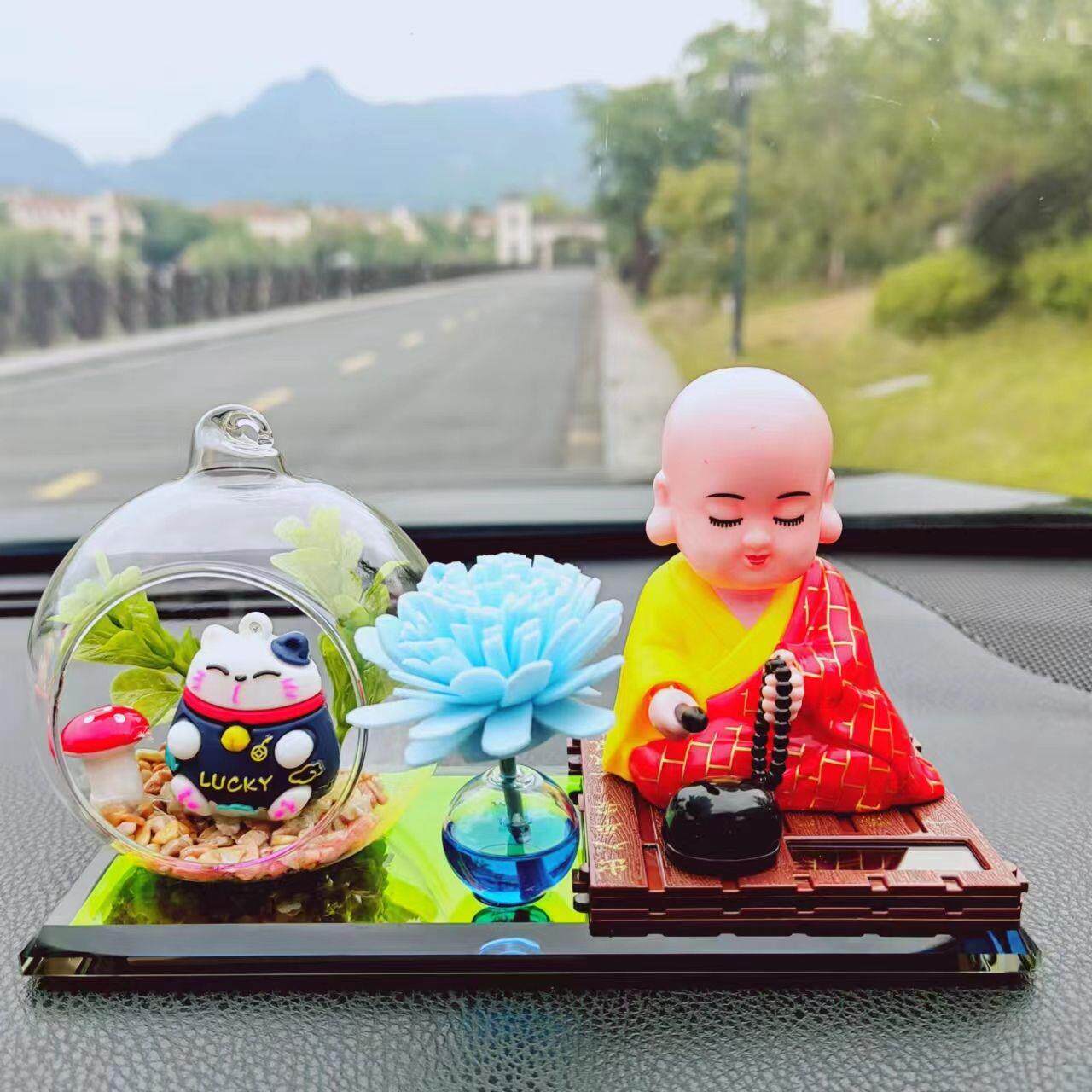 汽车摆件太阳能摇头公仔