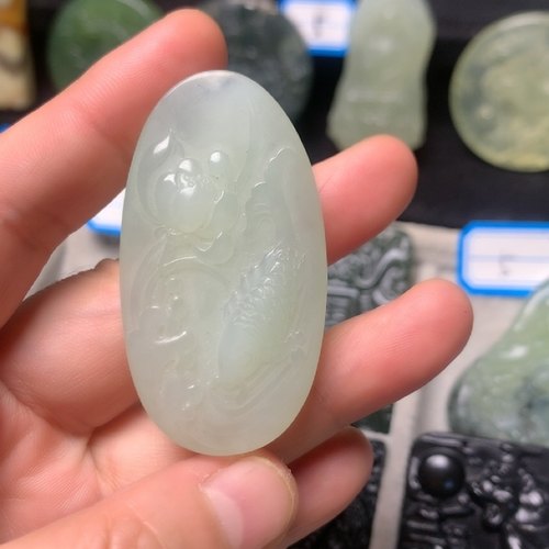 岫玉荷花鱼年年有鱼吊坠