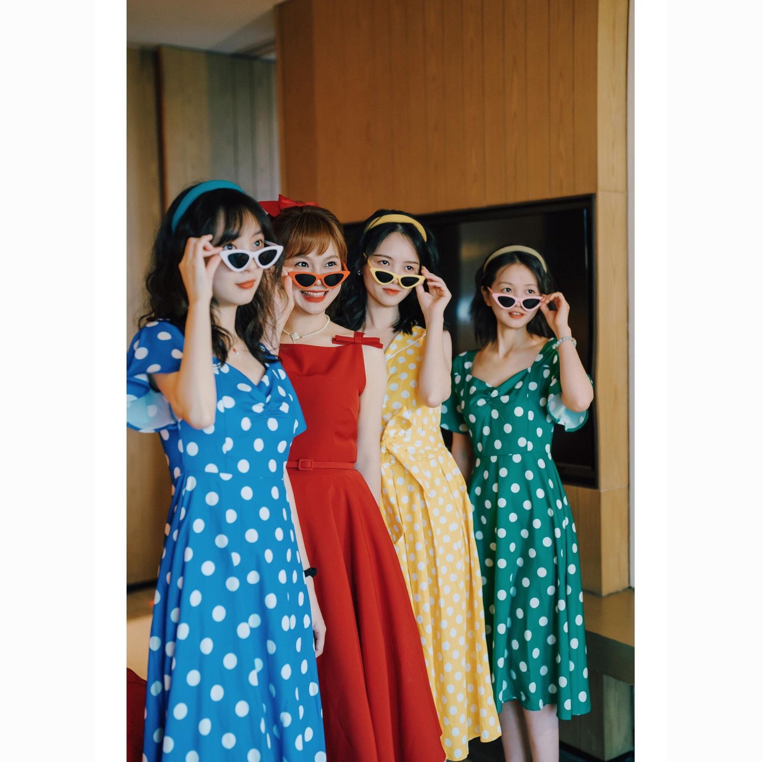 复古款新娘伴娘团晨袍拍照神器猫眼眼镜墨镜套装结婚婚礼搞笑道具