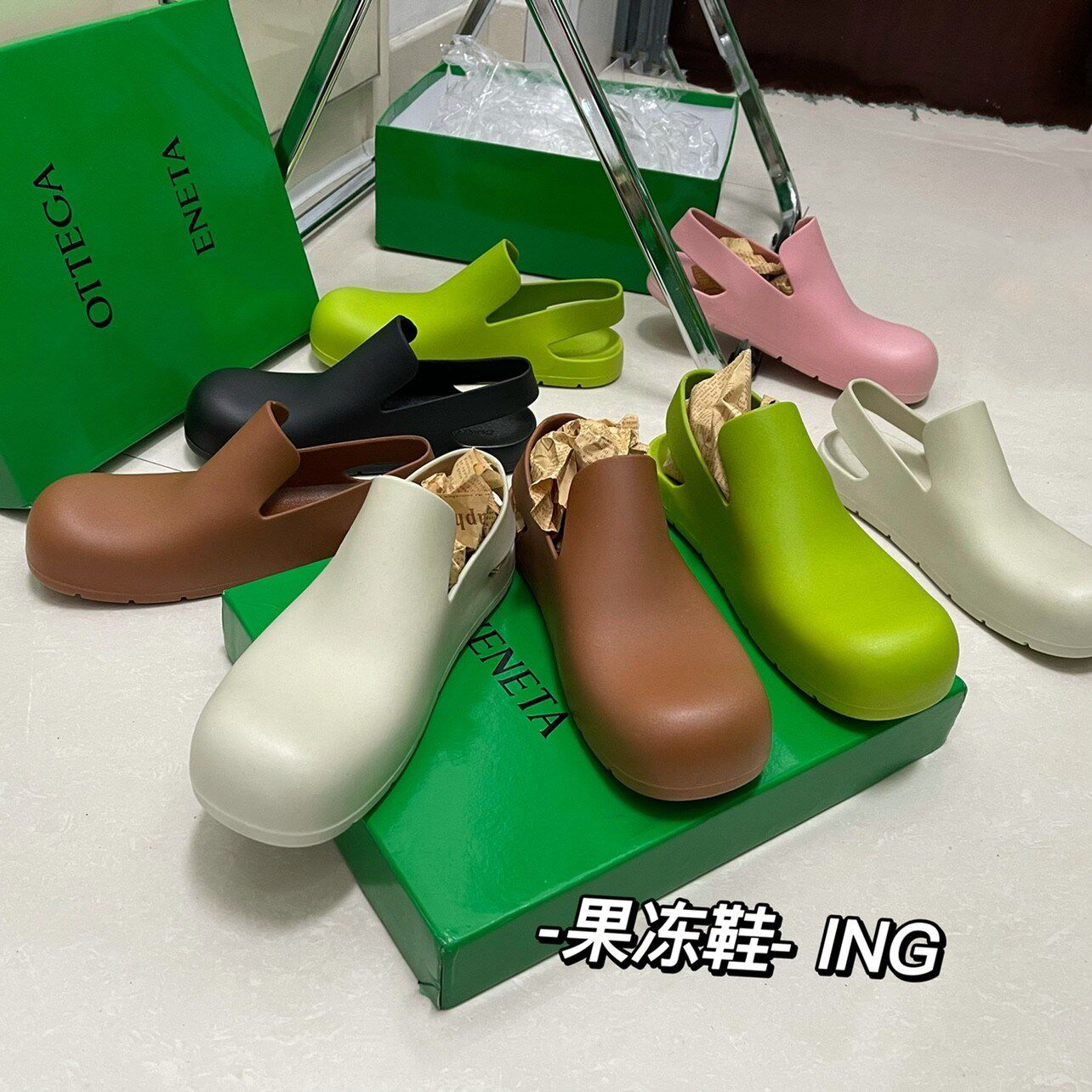 Mona雨鞋2022夏季新款平底包头凉鞋舒适网红同款女鞋软底果冻鞋女