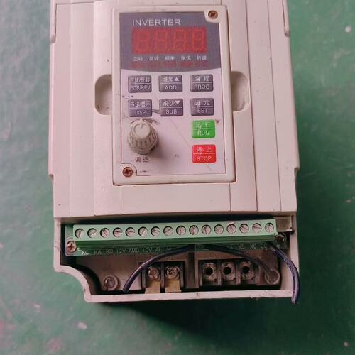 议价日利普RILIPU变频器 RLPM2-1R5G-4-4-可维修