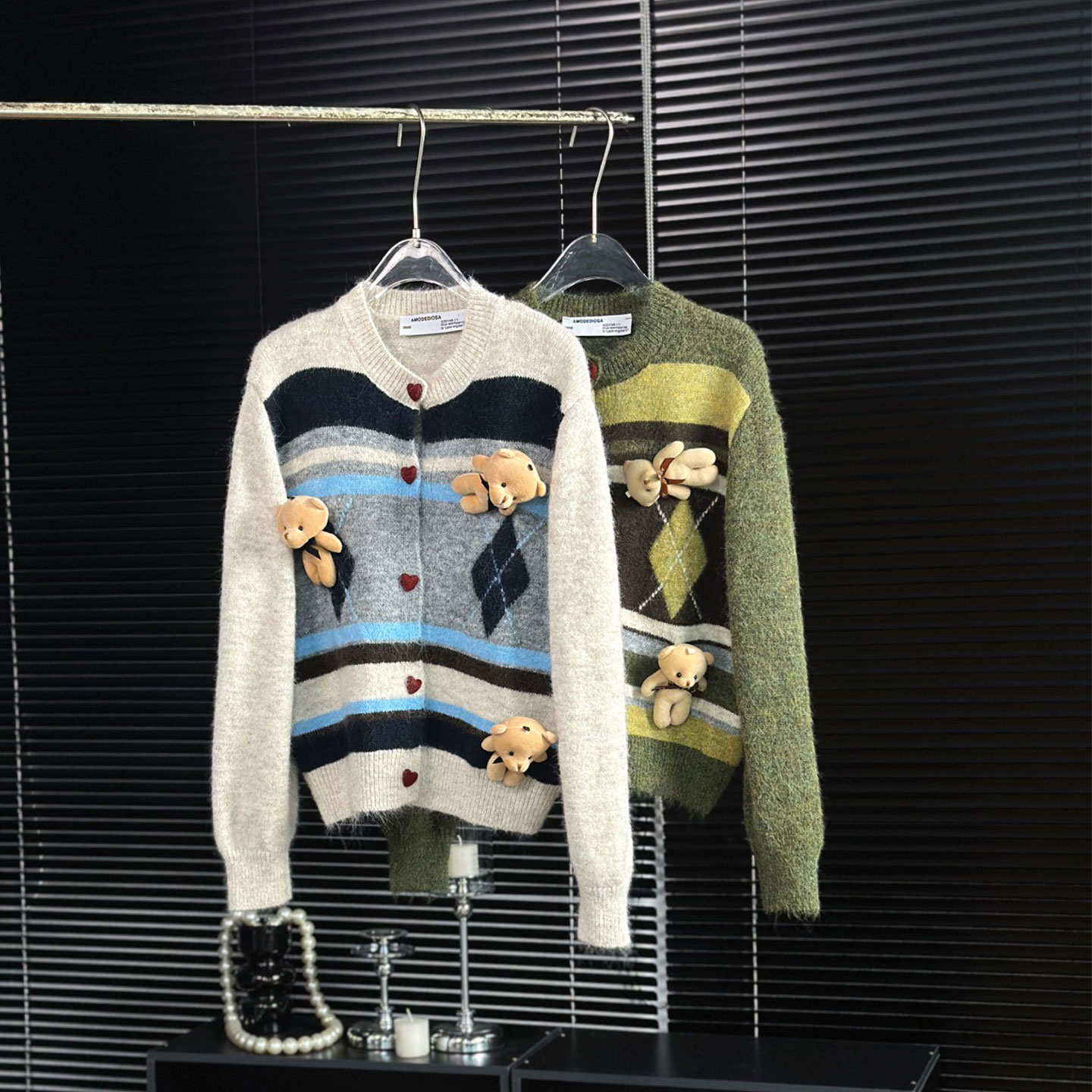 MBS.欧洲站新款古英伦风撞色菱形格软糯毛衣单排扣气质设计感外套