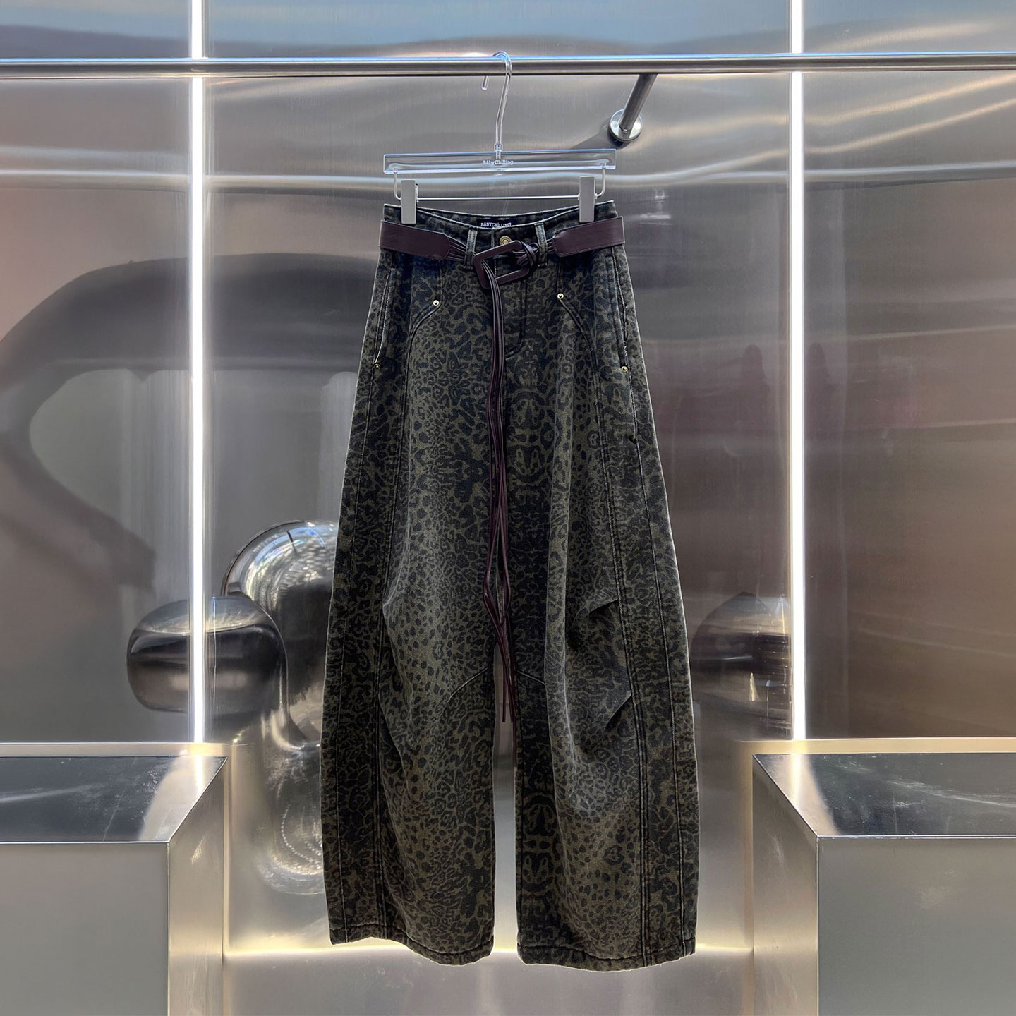 MBS.欧洲站新款南油高端复古豹纹弯刀设计感直筒牛仔裤弯刀阔腿裤