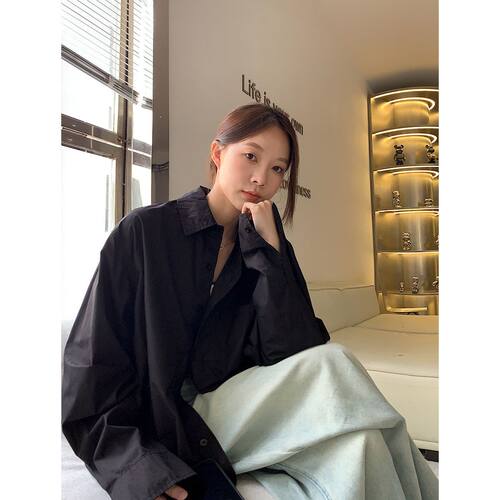 Vs what「韩女天菜」白色衬衫外套设计感百搭方领宽松慵懒风上衣