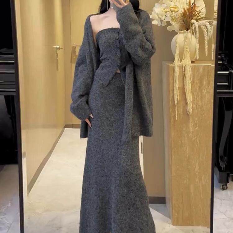 气质名媛毛衣套装女秋冬新款韩版宽松抹胸背心针织衫半身裙三件套