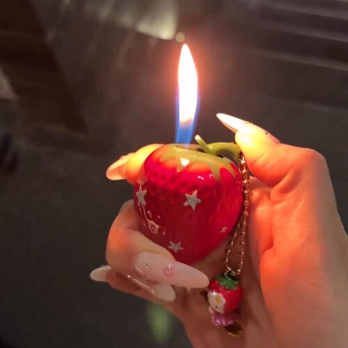 可爱草莓打火机高颜值创意