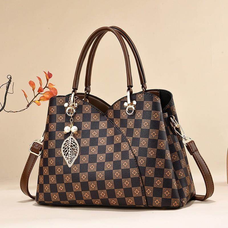 中年妈妈包送妈妈母亲节生日礼物2023高感级印花手提斜挎包大包潮,运动包/户外包/配件,挎包/拎包/休闲包,淘宝优惠券,粉丝福利购,淘宝优惠卷