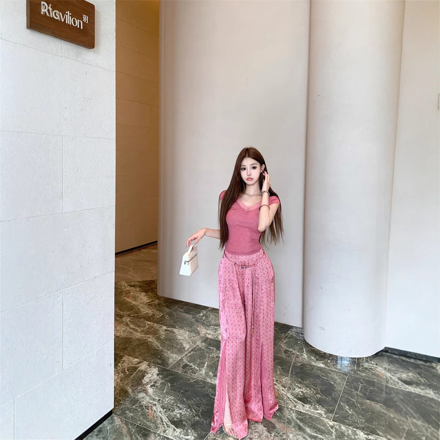 蕾丝拼接纯欲v领短袖修身T恤女夏季时尚套装印花休闲阔腿裤两件套