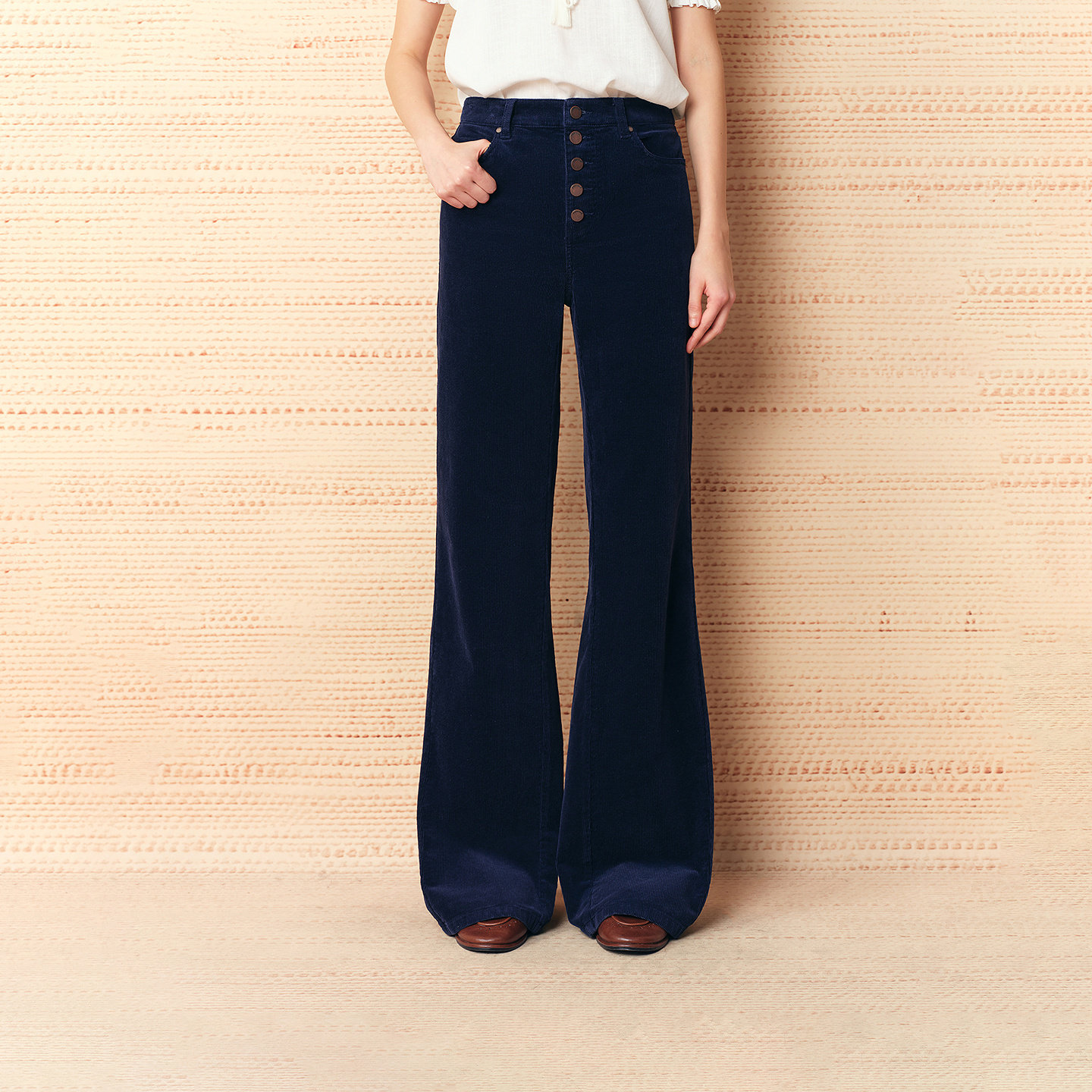 Fabrique 鸢尾蓝紫水洗灯芯绒修身微喇休闲裤女士2026年秋冬新品