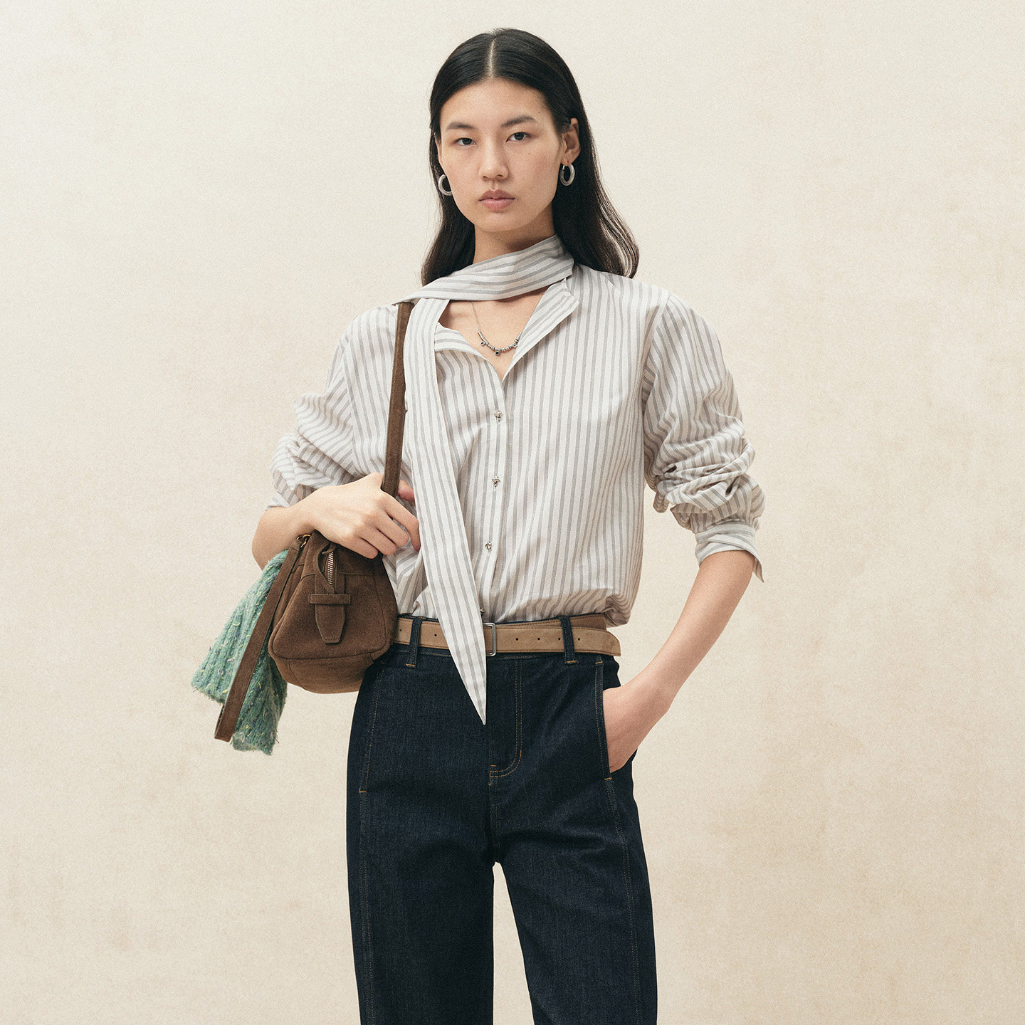 Fabrique 浅灰条纹色织府绸兔耳飘带领宽松衬衫女2026年早秋新品图片
