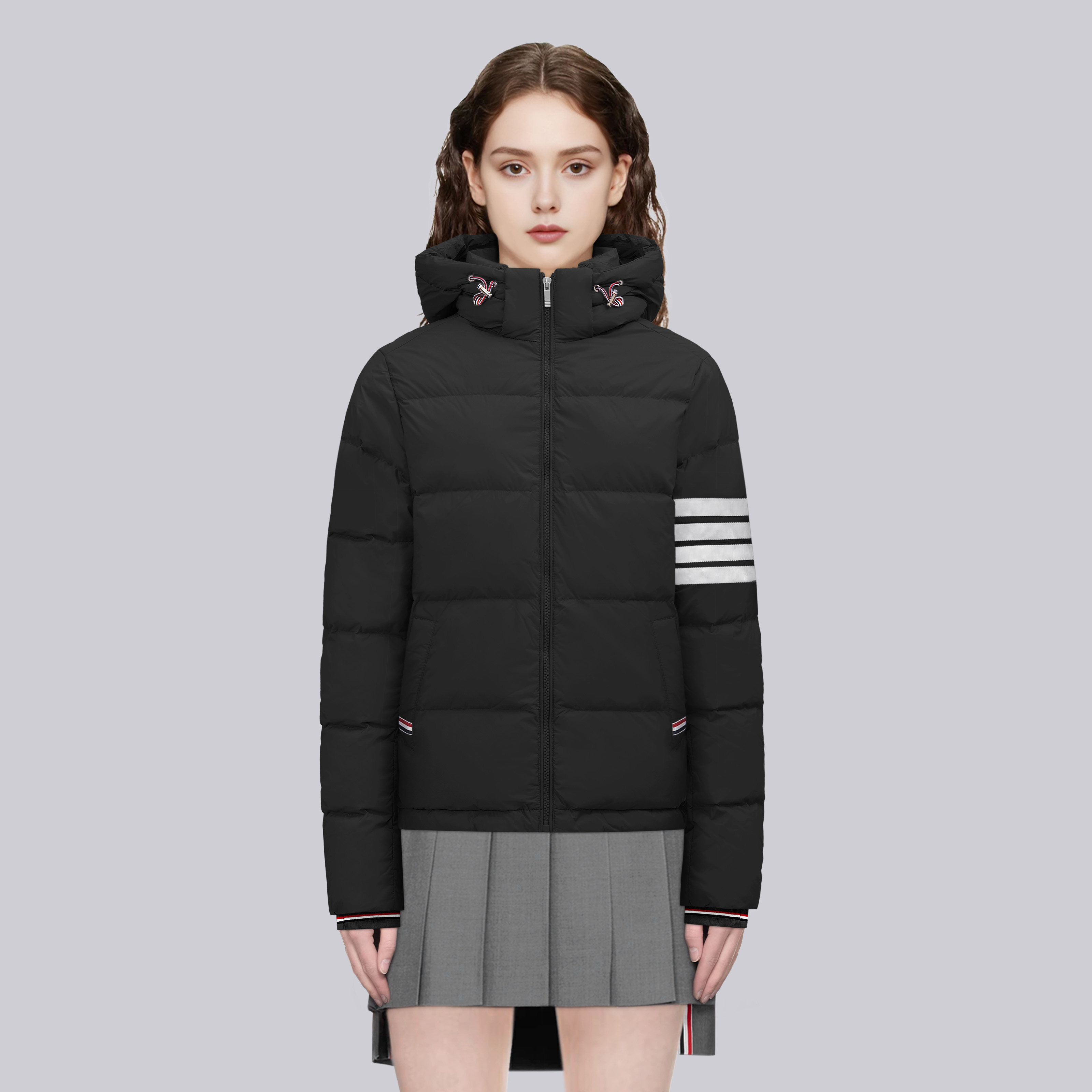 TB四杠连帽短款加厚女羽绒服