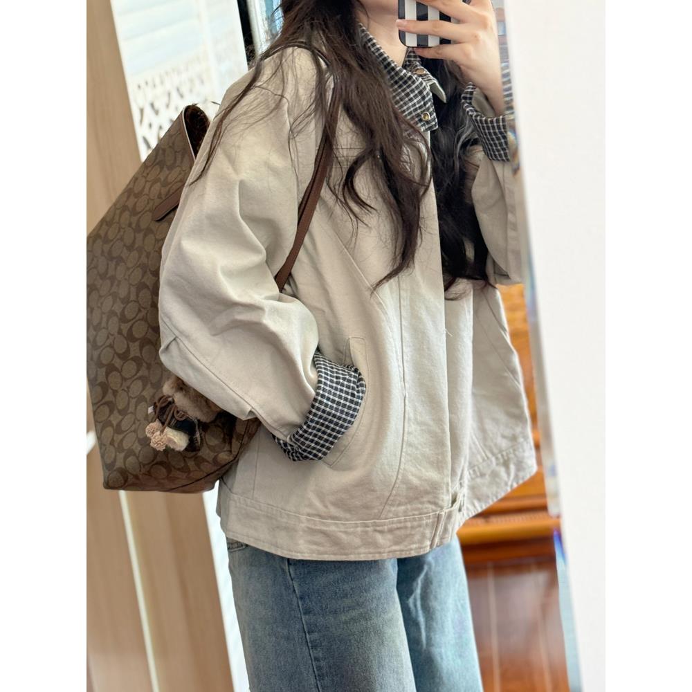 巨好看的早秋外套女2025新款秋季覆古格纹拼接翻领工装棒球服夹克