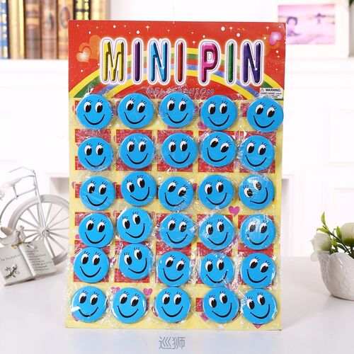 Smiling face brooch lovely versatile simple badge smile serv