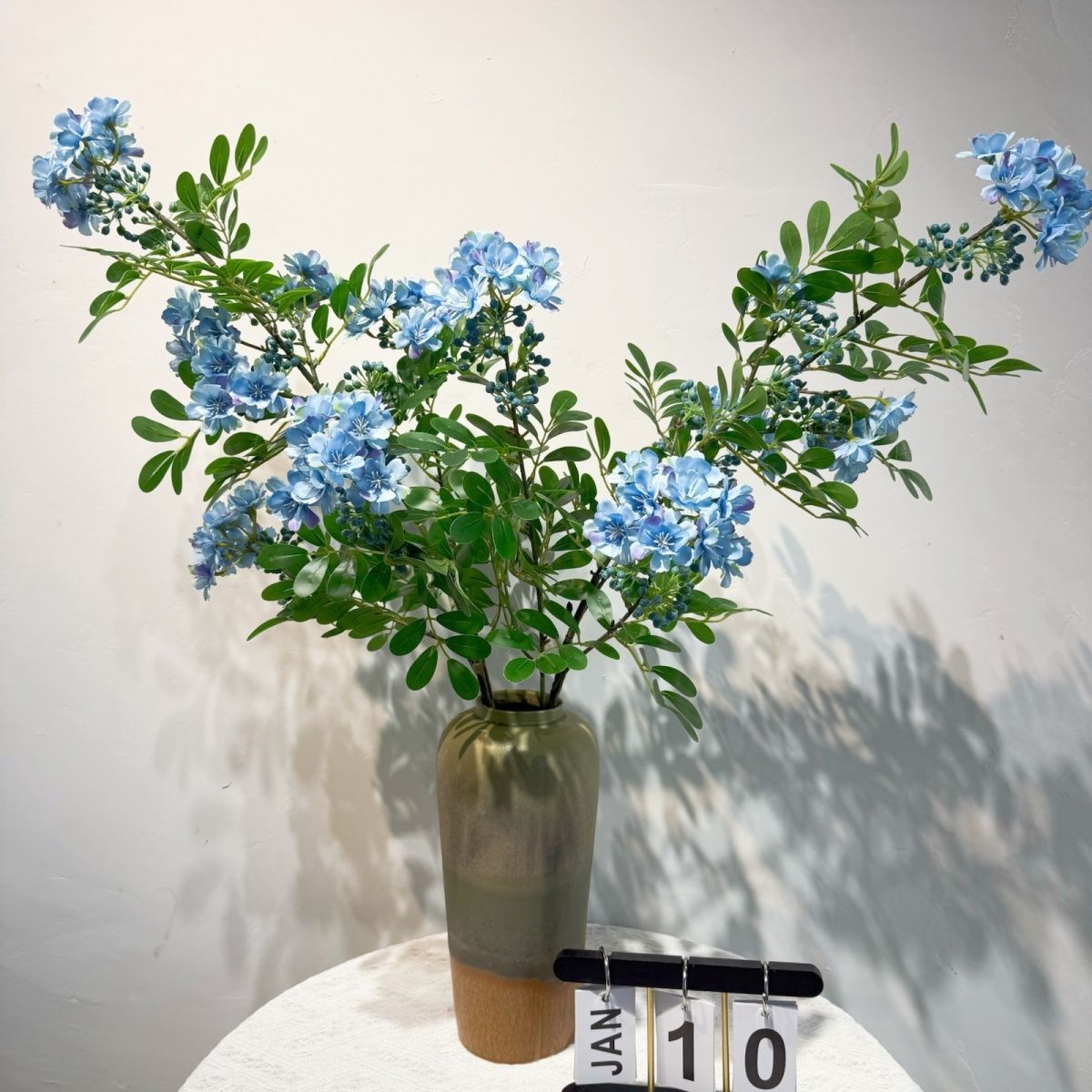 轻奢仿真含笑花假花玄关台面摆设家用插花摆件酒店展厅场景装饰花
