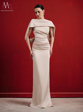 HA THANH VIET越南品牌Veiled Emotions系列紧身斗篷袖长裙定制