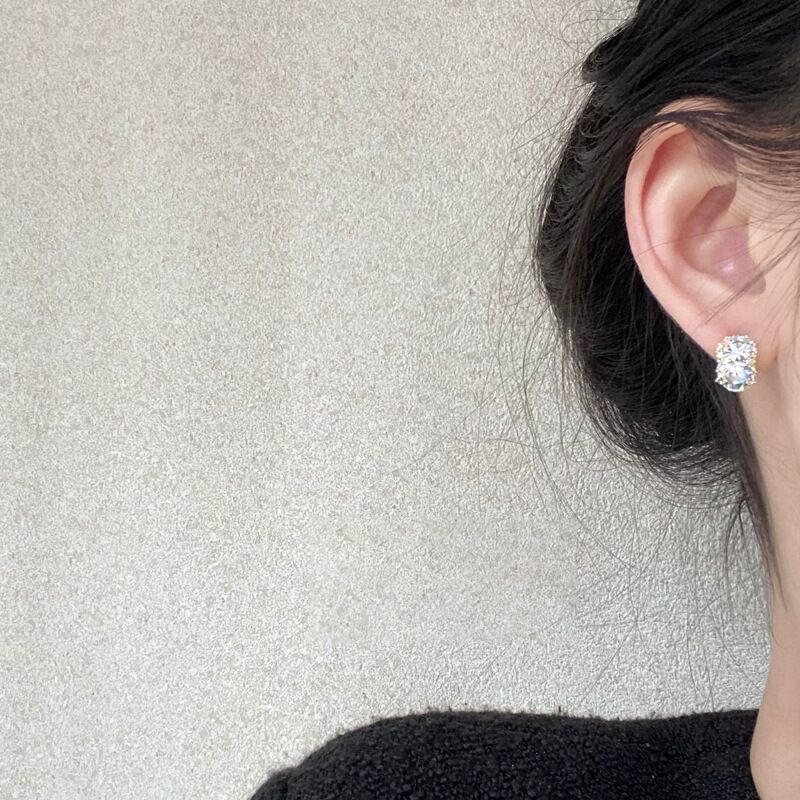 高级感轻奢小众简约锆石耳钉女