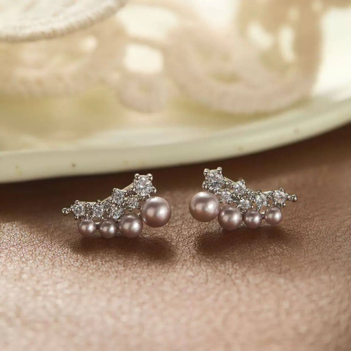 【曼塔玫瑰】千金感粉紫色珍珠锆石耳钉女爆款绝美弧形高级感耳夹,饰品/流行首饰/时尚饰品新,耳钉,淘宝优惠券,粉丝福利购,淘宝优惠卷