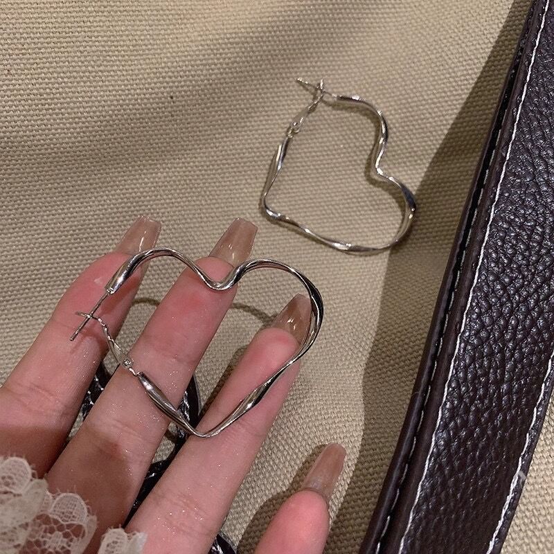 小众设计感高级夸张大爱心耳环女