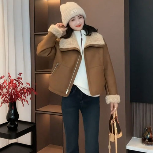 时尚短款羊羔毛皮毛一体外套女