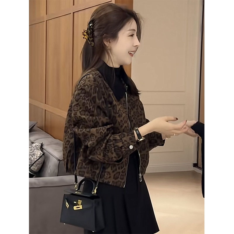 短款豹纹翻领麂皮绒外套女甜酷风