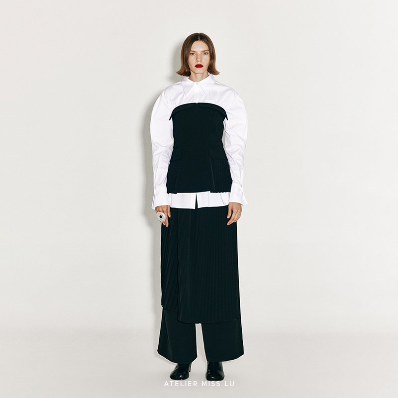 百褶拼接A字收腰抹胸上衣