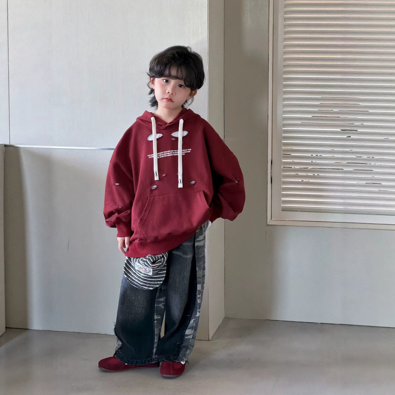 秋季男童破洞卫衣牛仔裤两件套