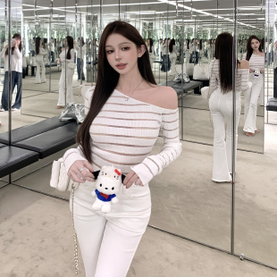 Hello17 甜辣显胸纱拼接针织斜肩上衣显瘦百搭女 茶艺小心机