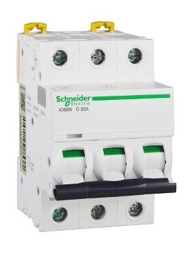 Breaker IC65N 3P C32A    A9F18332
