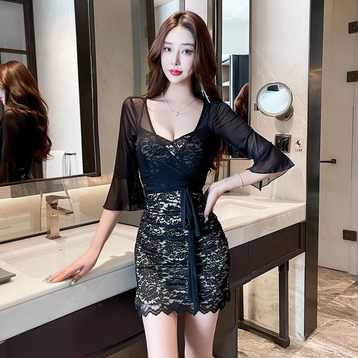 小披肩外搭开衫连衣裙女两件套防晒法式温柔风蕾丝吊带包臀短裙子