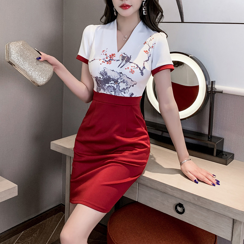 连衣裙小众设计感气质显瘦印花美容师工作服女春款女装2022年新款