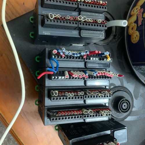 议价施耐德PLC扩展模块 TM3DI16（3个）TM3DQ16R