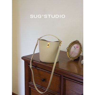 SUG2025新款法式复古水桶包