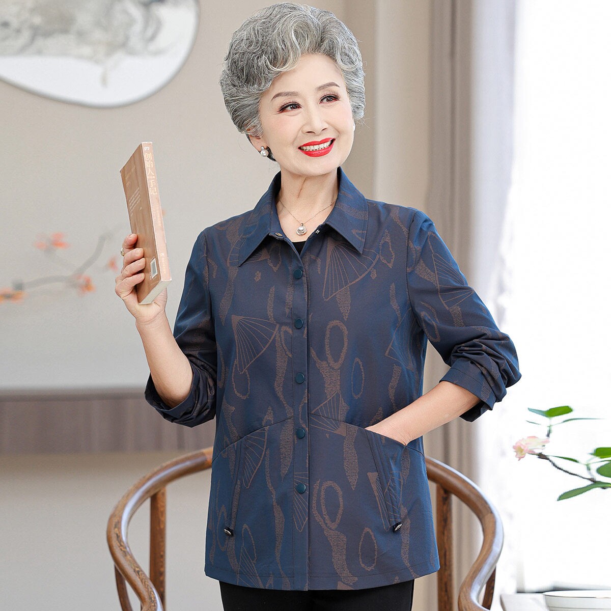 中年妈妈时尚减龄外套女士2026新款春装薄款休闲百搭宽松夹克上衣
