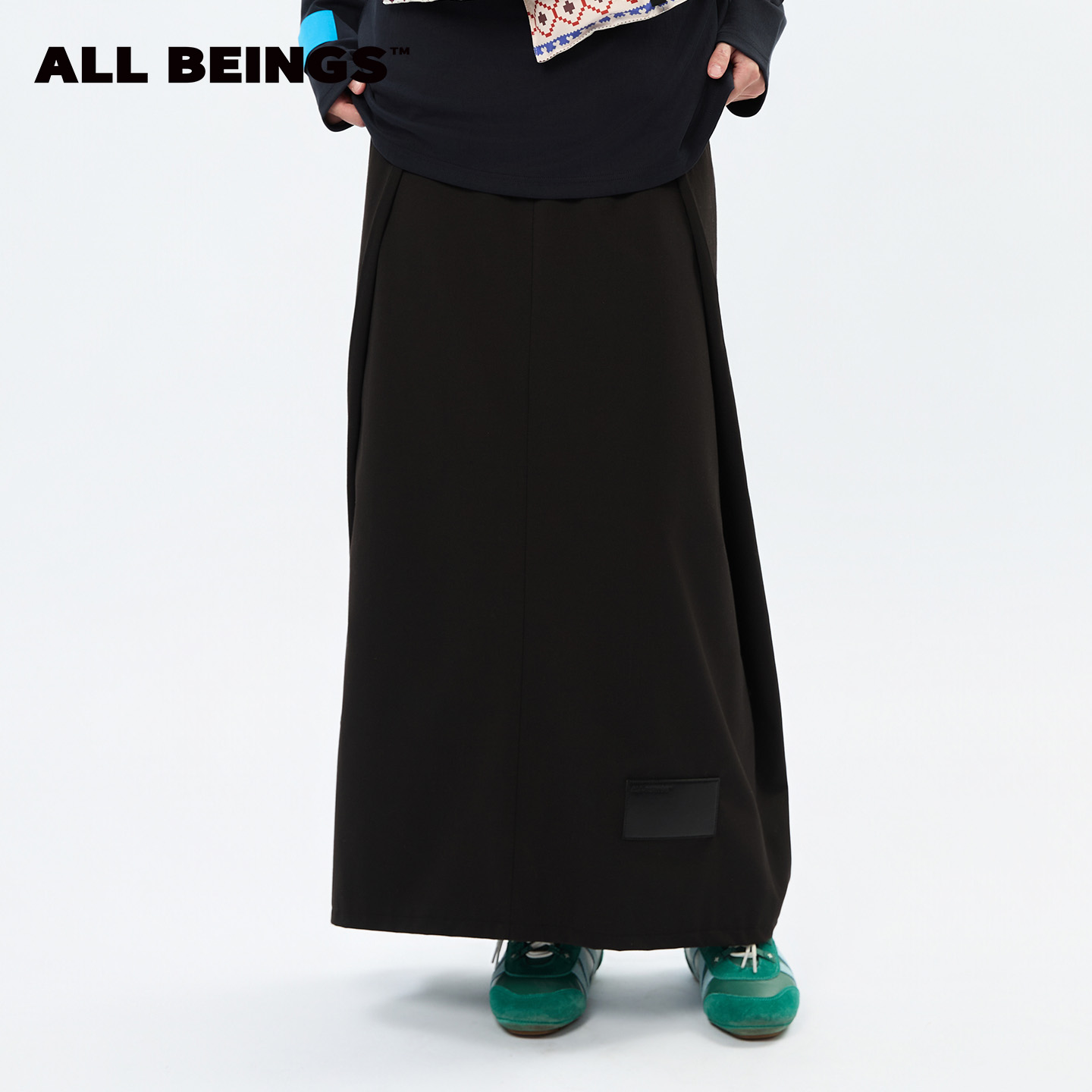 ALLBEINGS黑色压褶羊毛半身裙