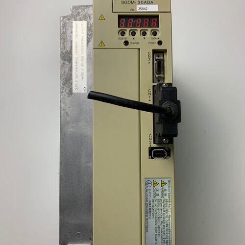 议价安川伺服驱动器SGDM-30ADA ，，可维修