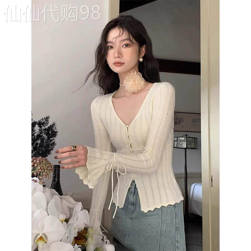杏色抽绳喇叭袖针织开衫女春秋欧货法式V领修身时尚镂空毛衣上衣