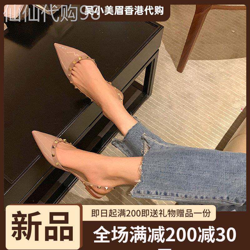 香港铆钉凉鞋女2026春夏季新款尖头漆皮平底鞋包头一字扣真皮女鞋