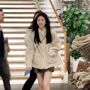 欧洲站2025年冬季新款杏色皮毛一体羊羔毛绒加厚外套女高级感短款