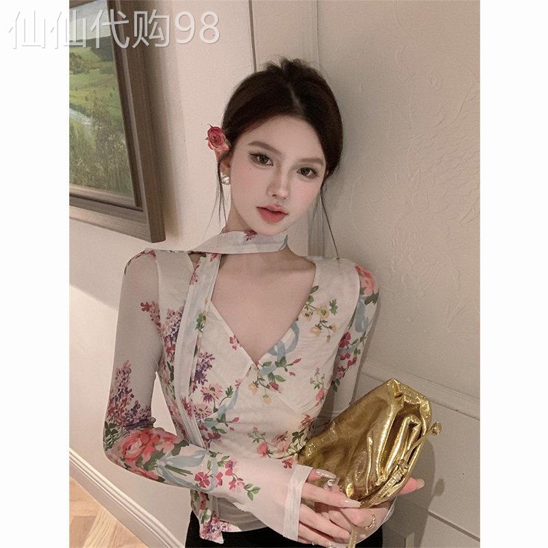法式复古v领长袖印花网纱T恤女装春季修身短款别致绝美打底衫上衣