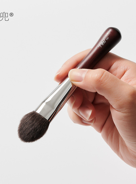 星兜猫舌腮红刷 局部定妆刷 细光锋羊毛舌形便携化妆刷高光刷 T57